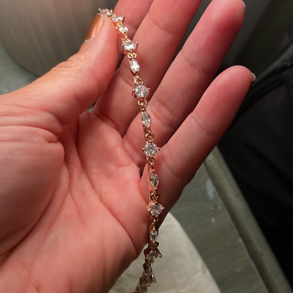 AMY O BRIDAL CRYSTAL ROSE GOLD DAINTY HEADBAND - Picture 4 of 6